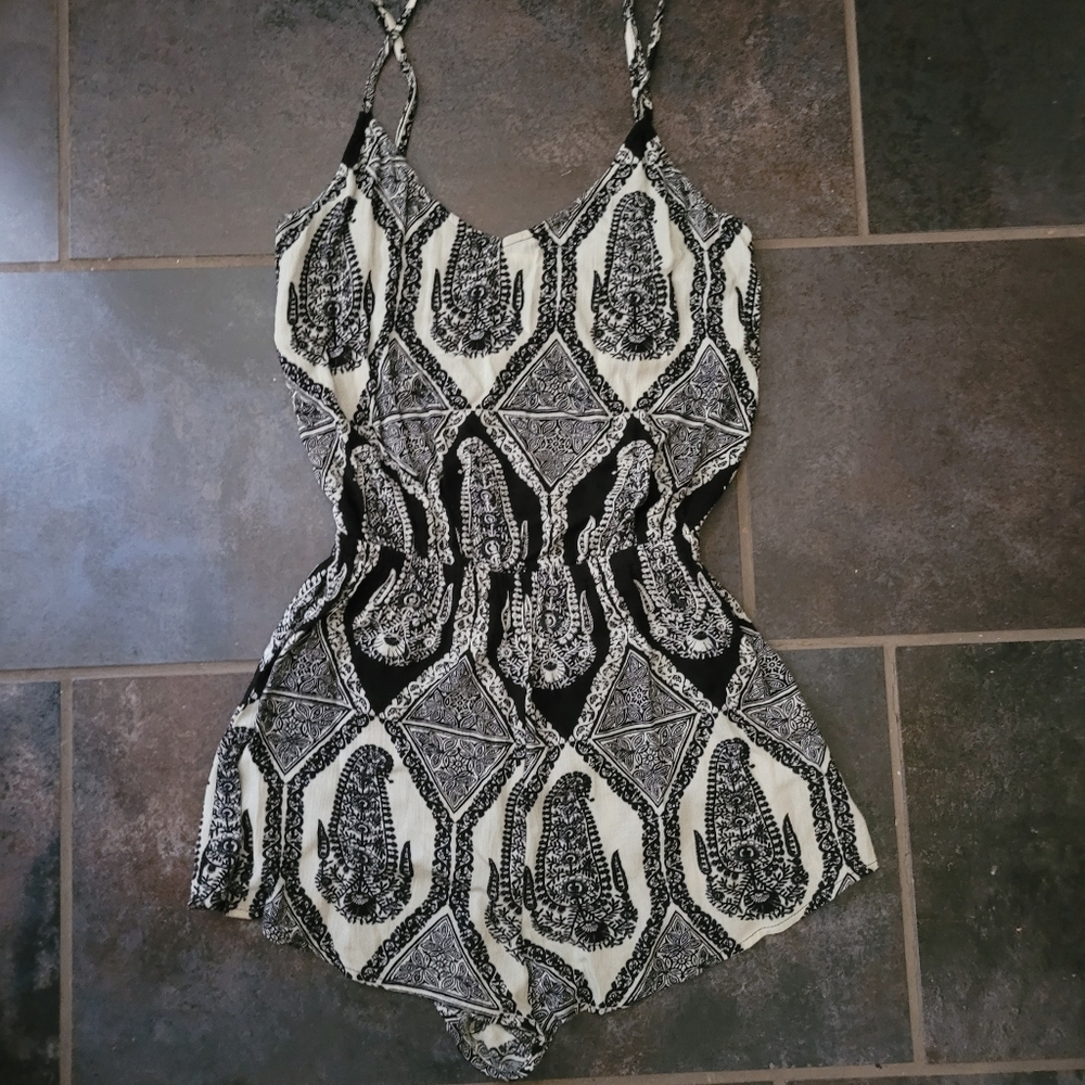 Show Me Your MuMu Rorey Romper Jumpsuit 1 piece Size XS - Picture 2 of 4
